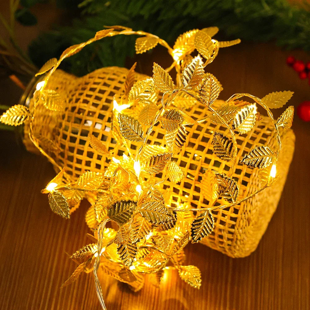 Golden Leaf Strings Lamp